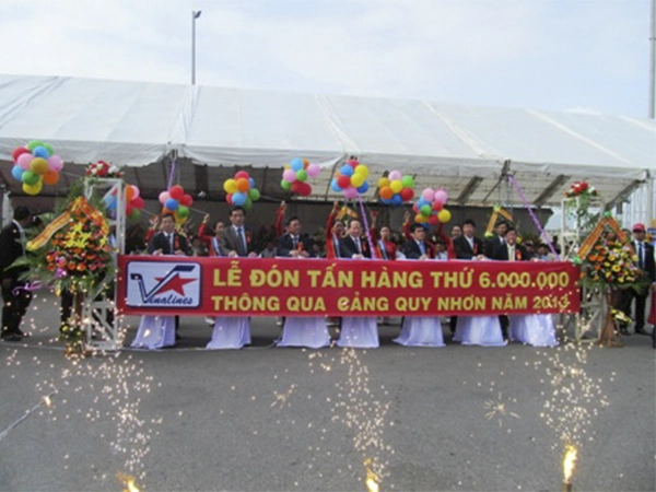 Cảng Quy Nhơn đón nhận tấn hàng thứ 6 triệu
